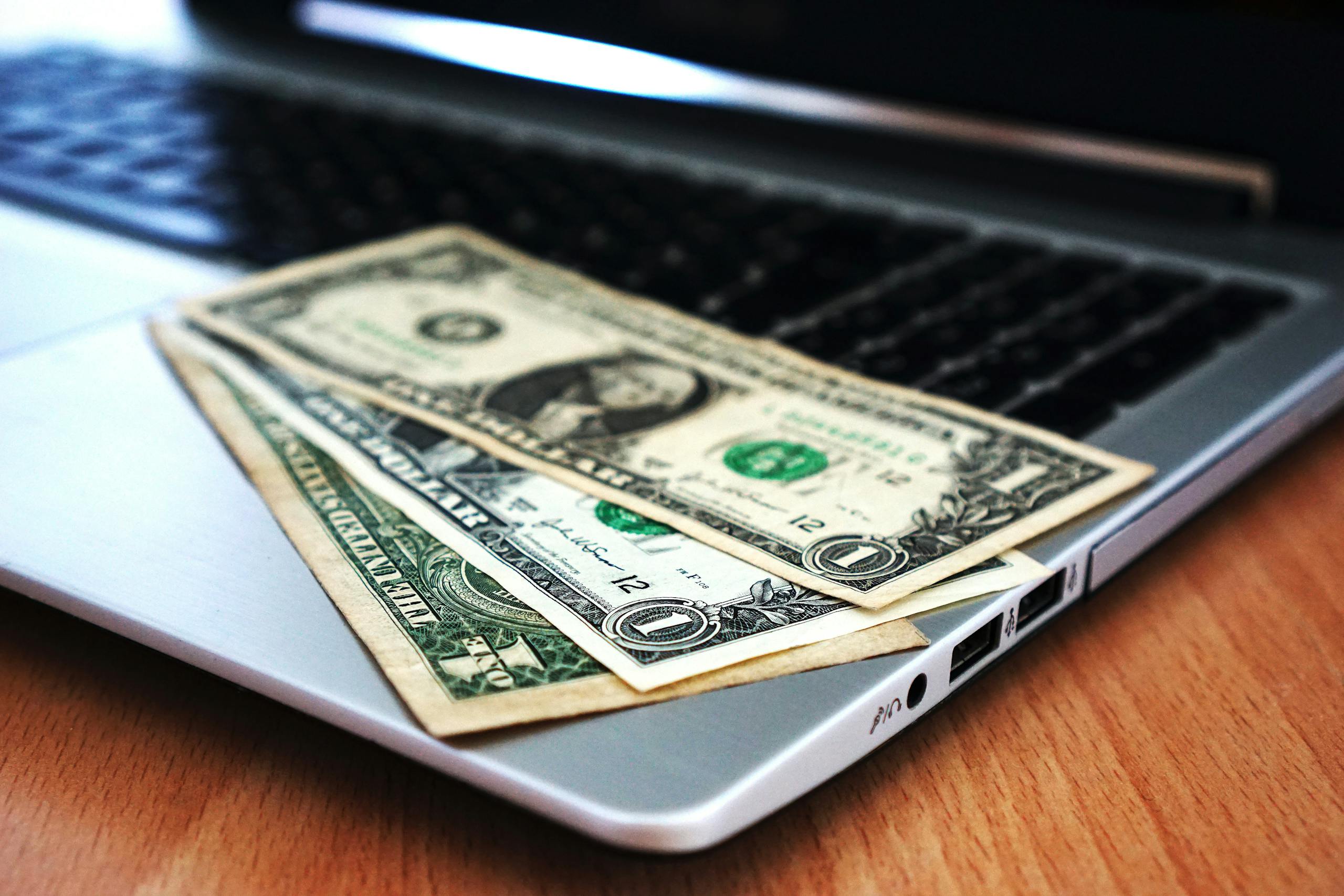 Financial Independence Online: How to Build Long-Term Wealth on the Internet